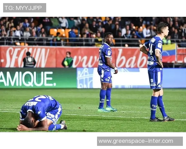 亚眠主场迎战巴黎圣日耳曼全力争胜的精彩对决即将上演 亚眠主场迎战巴黎圣日耳曼全力争胜的精彩对决即将上演