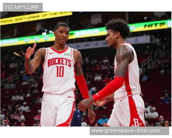 火箭队与猛龙队激战正酣NBA在线直播精彩对决不容错过 火箭队与猛龙队激战正酣NBA在线直播精彩对决不容错过